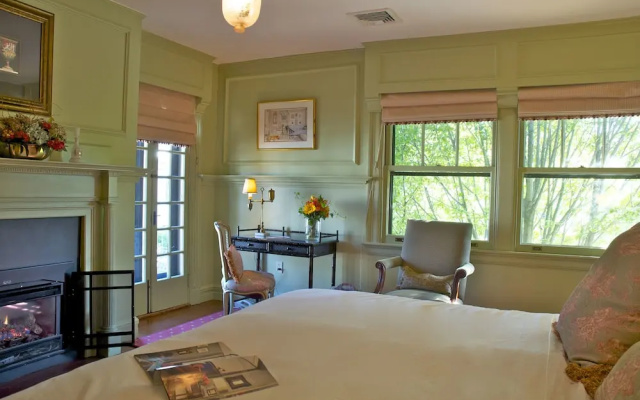 Hilltop Inn