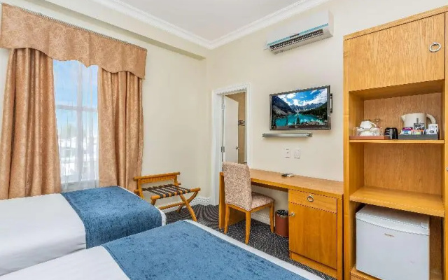 Ramada By Wyndham Hamilton City Center