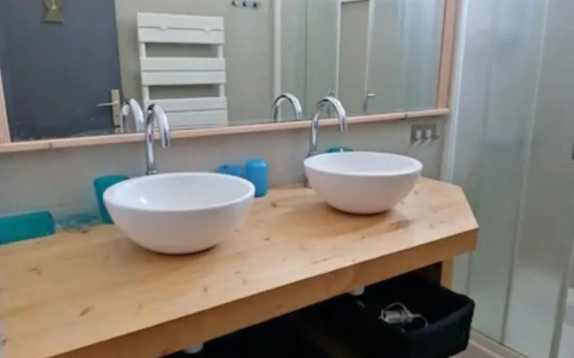 Appartement rez-de-chaussée 500 m de la plage Ste Anne