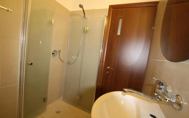 Isramax 3BR apartment near the sea.