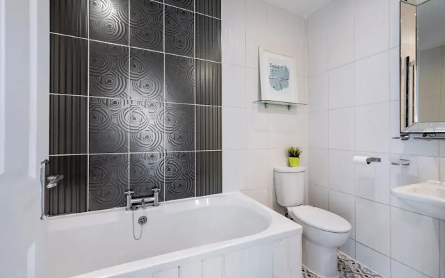 2 Bedroom flat in Putney by the river