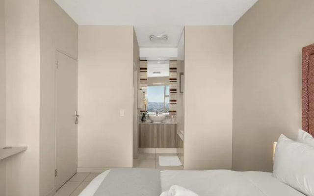 Easy Stay - The Tyrwhitt