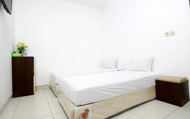 RedDoorz near Adisucipto Airport 3