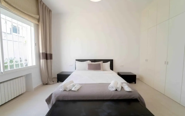 Villa Oasis Chotrana Green Calm Retreat