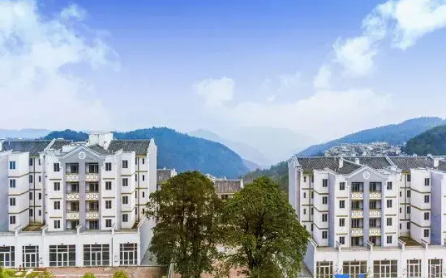 Chenjia Garden Hotel (Wulong Xiannvshan Branch)