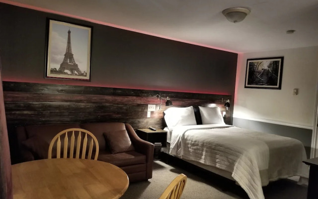 Silverwood Inn & Suites
