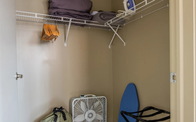 1 & 2 BR Apts w/ Gym, WiFi & Laundry by Frontdesk