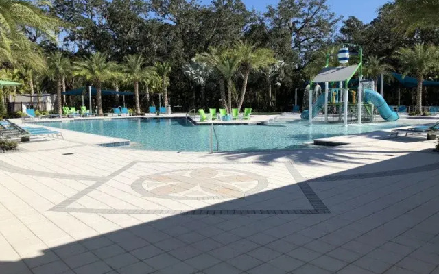 Magical 6-bedroom w/ pool , Kissimmee, US