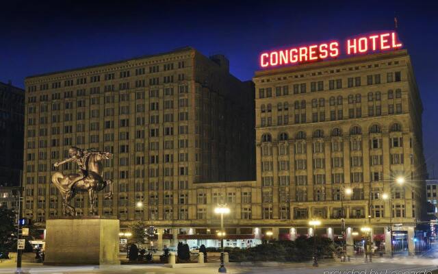 Congress Plaza Hotel вид на фасад