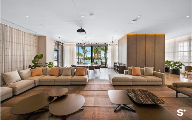 Upscale 1BD Condo in Miami- City Views