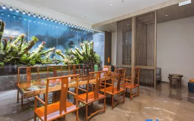 yilong anyun Hotel (Jinxian Station)