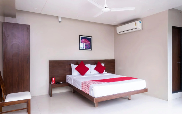 OYO 18340 Grand Pune
