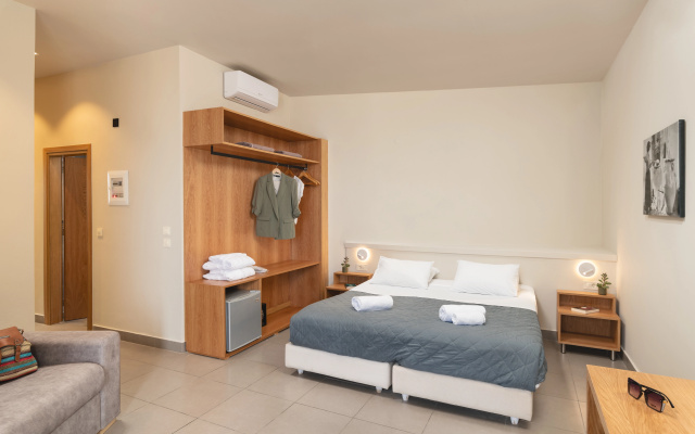 Elia Agia Marina Hotel