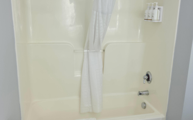 Baymont by Wyndham Louisville Southwest