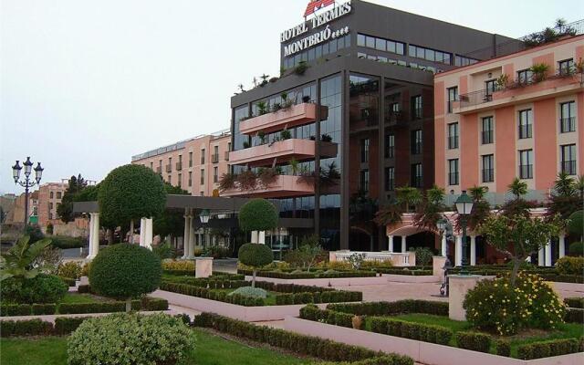Hotel Termes Montbrio вид на фасад