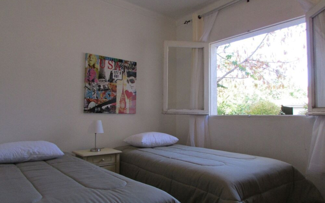 Hostal Romandia-33.44279