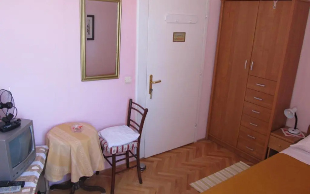 Sinistaj Rooms