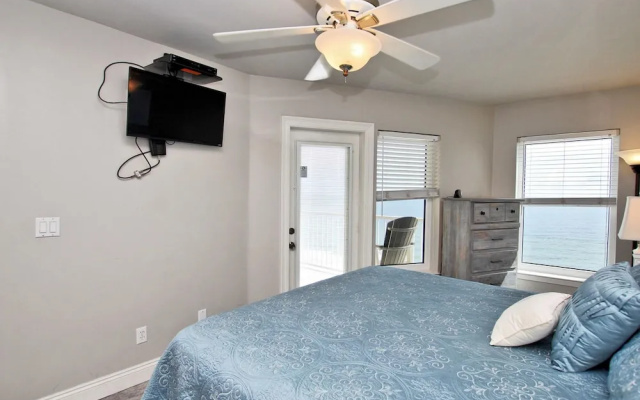 Boardwalk 1086 by Youngs Suncoast