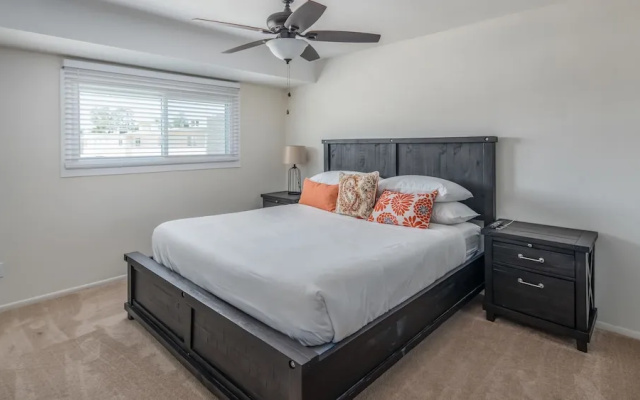 Spacious 4BR Townhouse by WanderJaunt