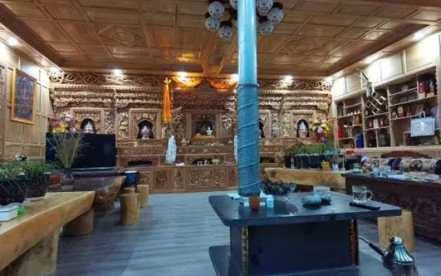 Cizhong Zangxiangge Homestay