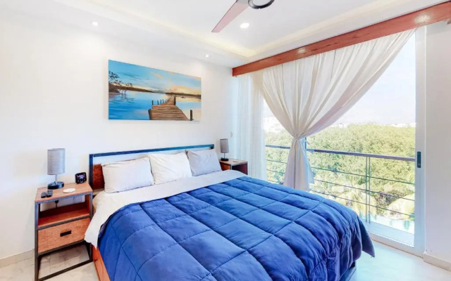 Eight VIP Beach Condo 301