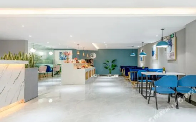 Yueji Hotel (Baoji Jing'er Road Railway Station)