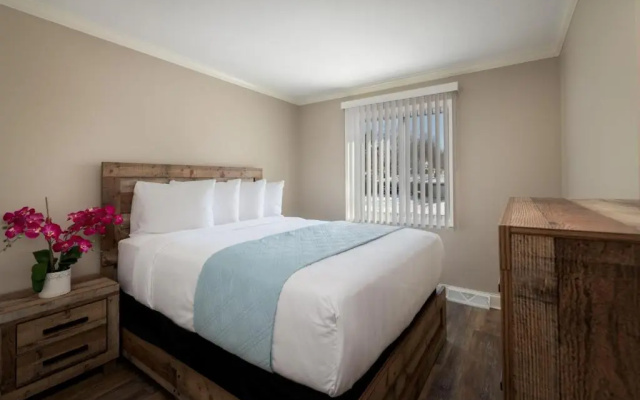 Natura Vue Resort & Boathouse