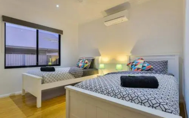 8 Kestrel Place