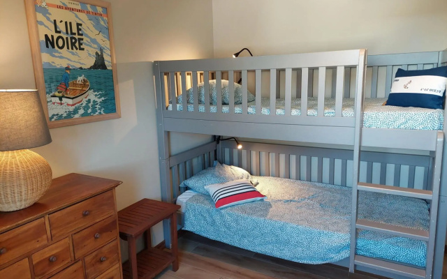 Breton holiday home in a quiet location near the beach