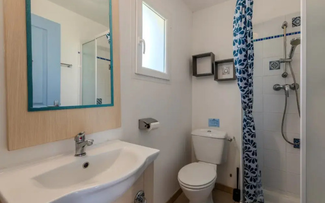 Peaceful Coastal Stay With Access to Pool