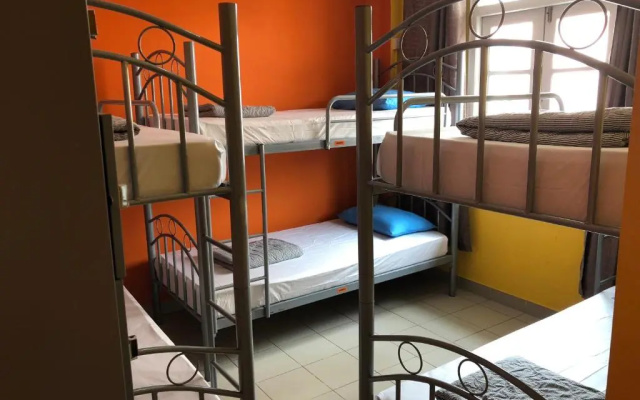 Snooze Inn Dickson Road - Hostel