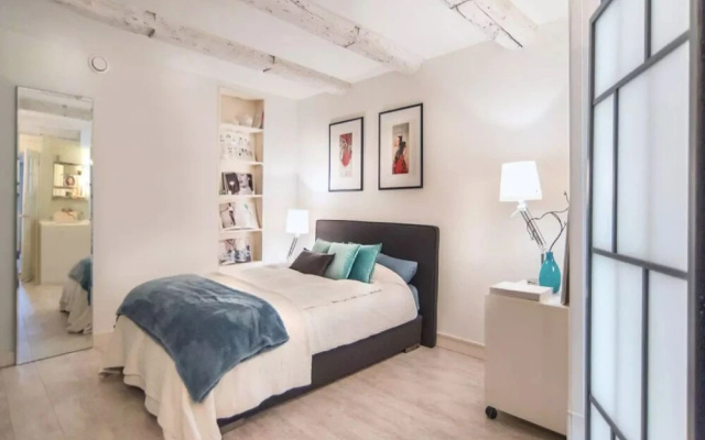 Boutique studio with amazing location