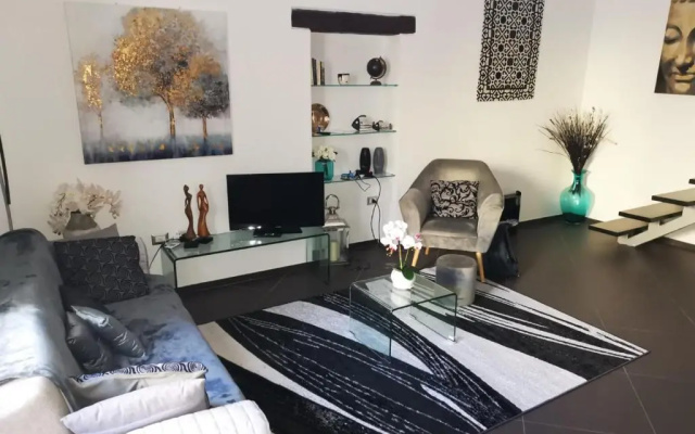 Home Holiday 304
