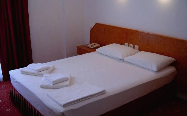 Kanarya Hotel
