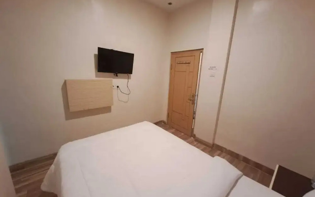 OYO 92944 Luna Guest House