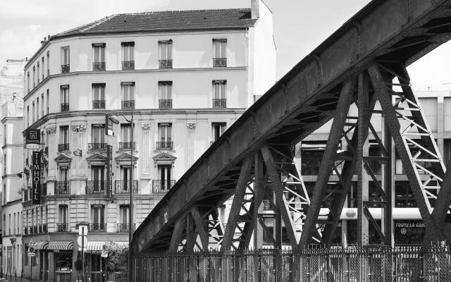 Hotel At Gare du Nord вид на фасад