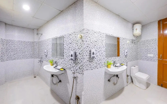 Hotel Admire Expressway BY ASPL