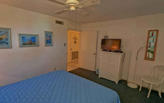 111 Las Brisas Poolside Condo 1 Bedroom Condo by RedAwning