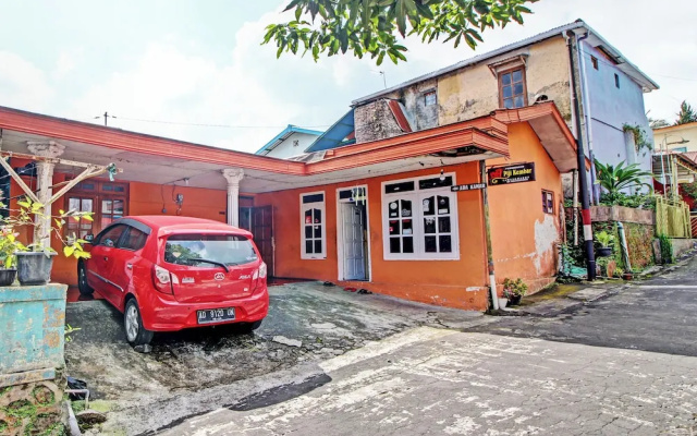 OYO 92759 Penginapan Piji Kembar