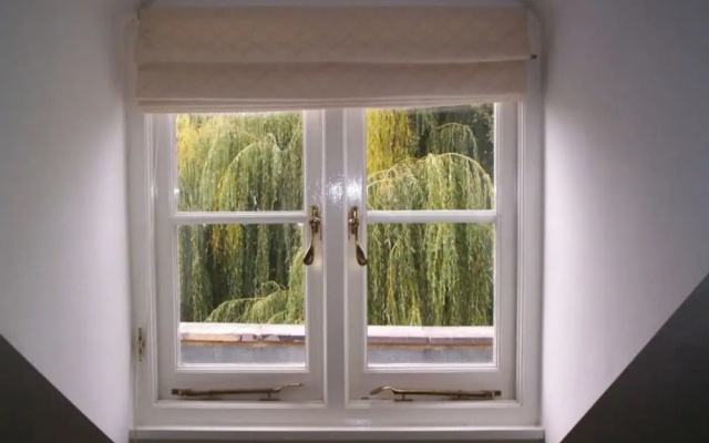 Stylish 2BR Flat Central Oxford With Parking