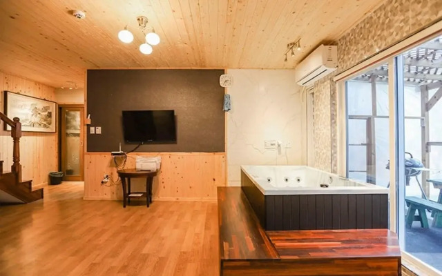Inje Baekdam Rainbow Pension(인제 백담레인보우펜션)