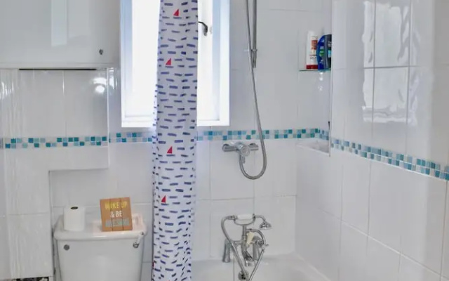 2 Bedroom Flat Next To Hove Seafront