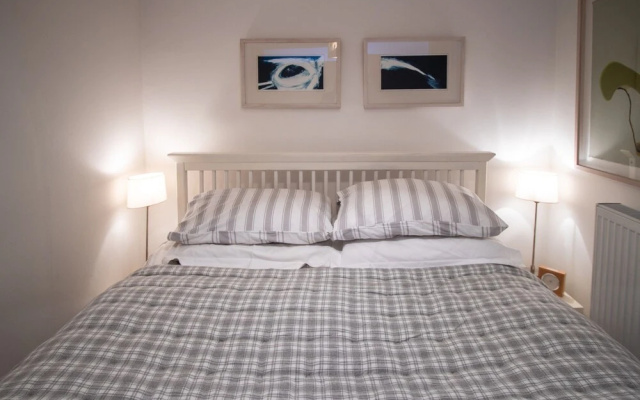 2 Bedroom Apartment in Georgian New Town