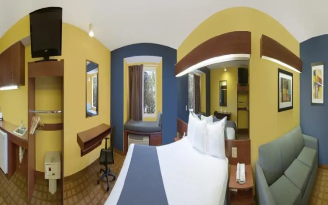Microtel Inn & Suites Hillsborough