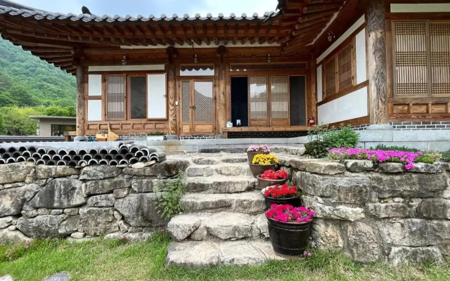 Wanju Hanok Pension Hyurim