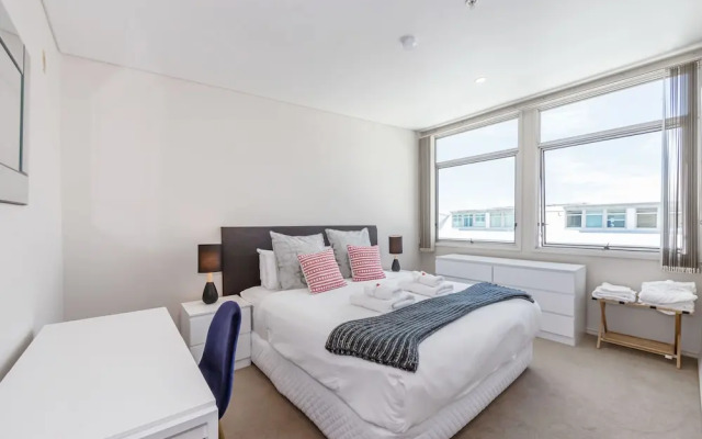 Luxury 3BR Waterfront Penthouse