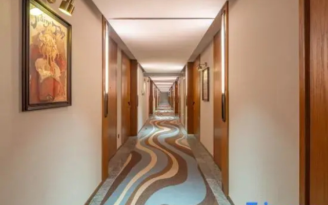 Zhefei Hotel (Tianjin Zhongbei Town Government Canal Culture Center Branch)