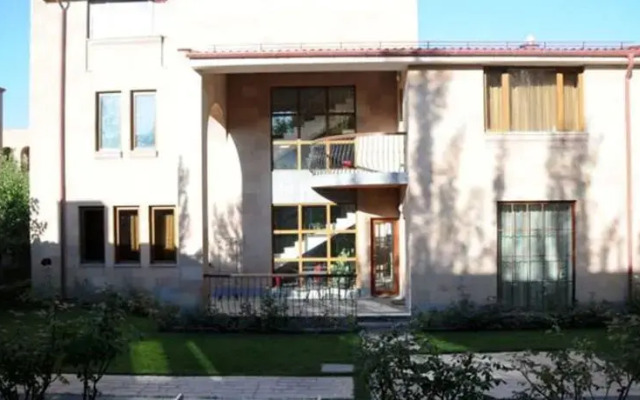 Villa Hyusisayin Charagayt