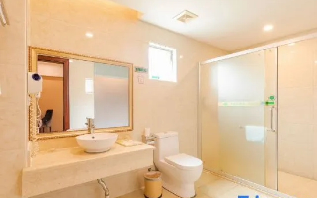 Vienna Hotel (Shenzhen International Convention and Exhibition Center Shajing Shangnan)