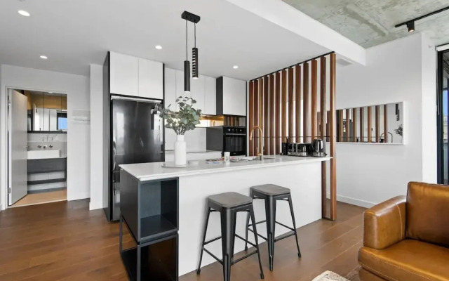 Executive 2-bed Apartment With Views, Gym and Spa